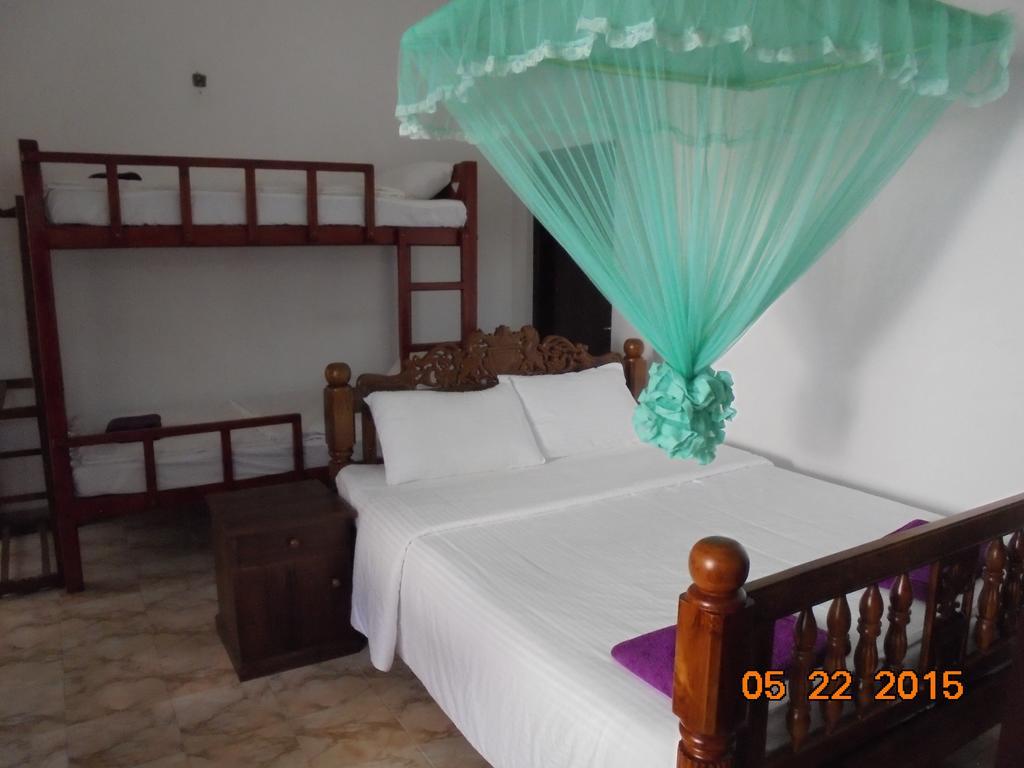 The Hotel Paradise Katunayaka Quarto foto