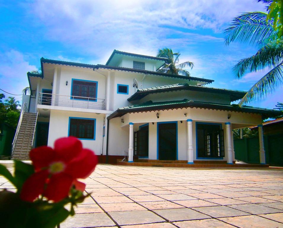 The Hotel Paradise Katunayaka Exterior foto
