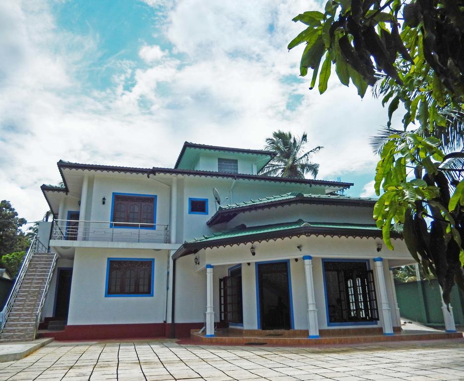 The Hotel Paradise Katunayaka Exterior foto